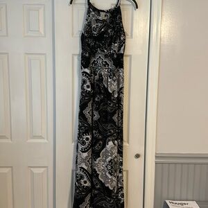 Woman’s med maxi dress black white and grey